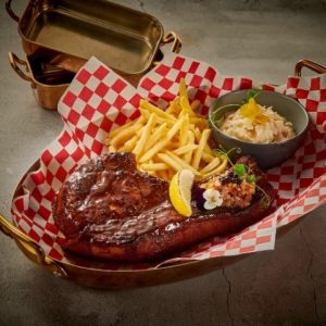 Untrimmed 4-days Aged Young Pork Tomahawk